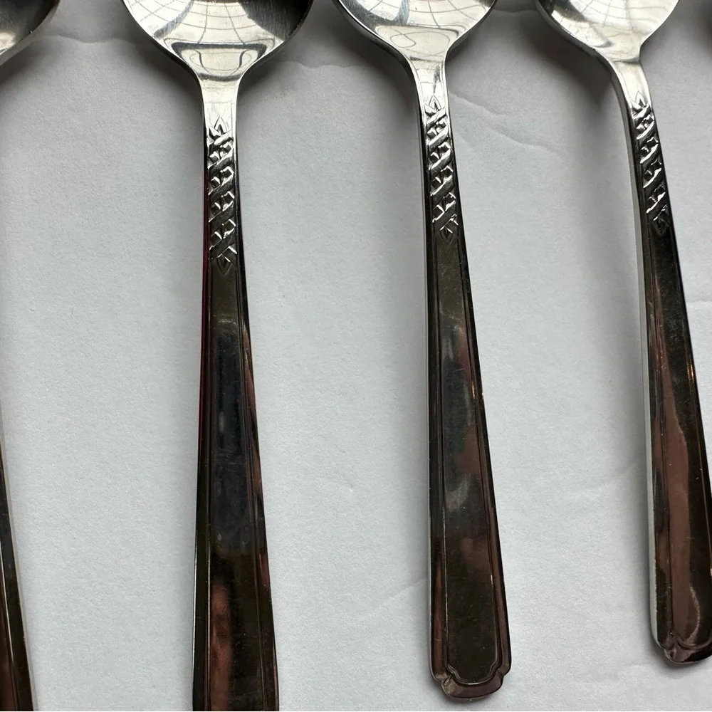 8 OneidaCraft Flight Deluxe‎ Stainless Teaspoons Discontinued Silverware